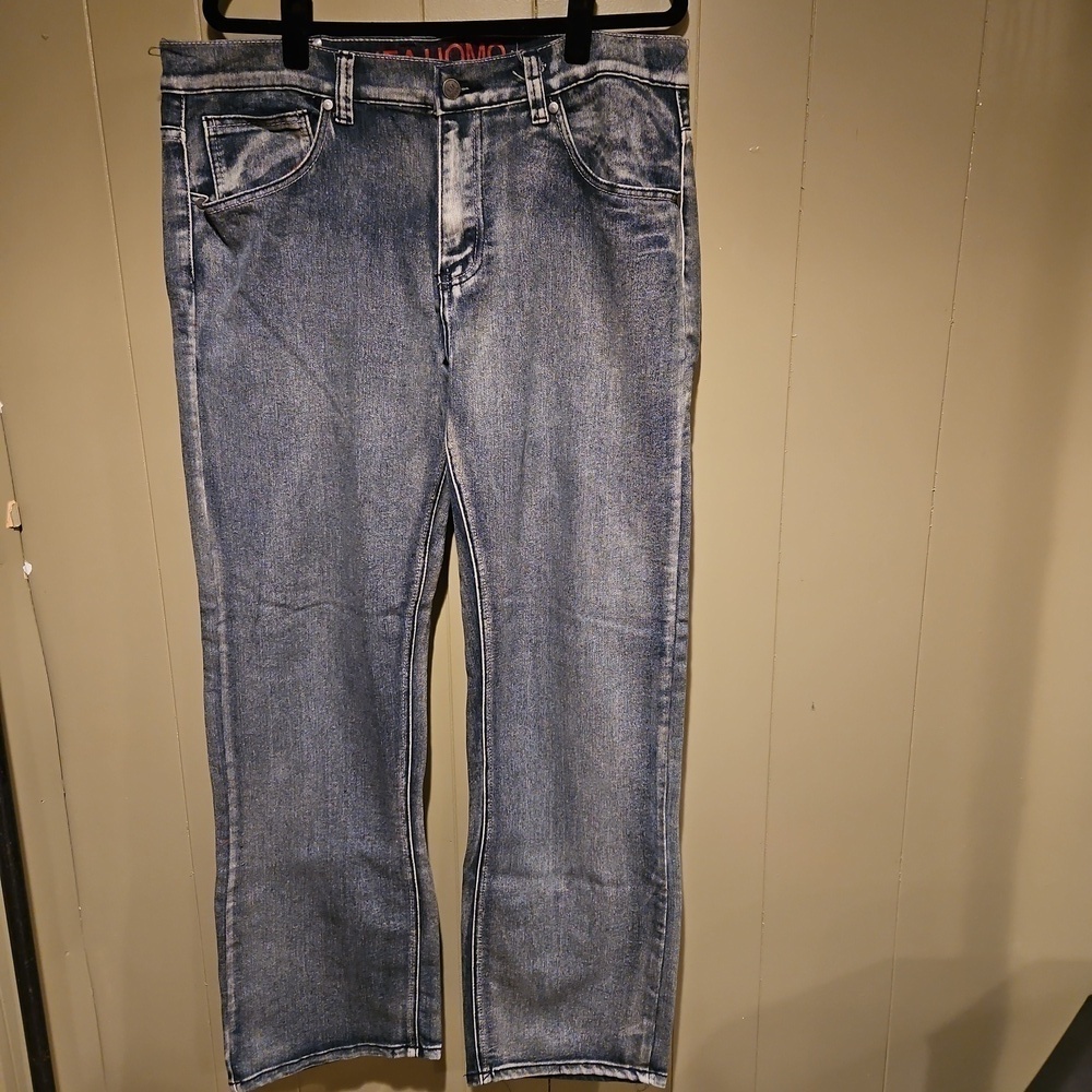 Linea Uomo Jeans, Mens. Size 34x32, Gray Wash, Relaxed Fit